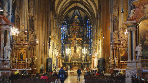 ВЕНА, 9 АВСТРИЯ-ОКТОРИЯ, 2017 г.: обзор интерьера кофеен St Stephens Cathedral in Vienna, Австрия
