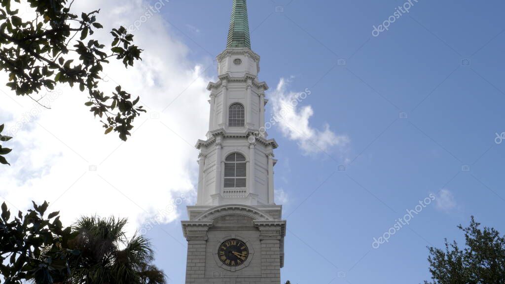 the steeple of the independent presbyterian church in savannah