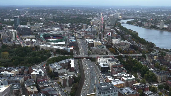 BOSTON, MASSACHUSETTS, USA - OKTOBER, 24, 2017: eftermiddag närbild av bostons fenway park — Stockfoto