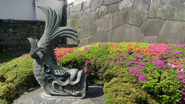 TOKYO, JAPAN - APRIL, 10, 2018: the fire statue at the imperial palace in tokyo — Stock Photo, Image