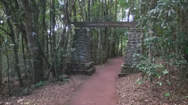 Вхід знак на ламінгтон Національний парк в Квінсленд — стокове відео