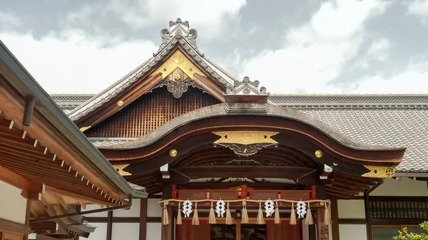 KYOTO, JAPÓN - 16 DE ABRIL DE 2018: edificio de residencia de monjes en el santuario inari fushimi — Foto de Stock