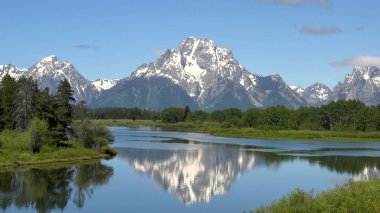 Wyoming 'deki Oxbow Virajı' nda Moran Dağı 'nın sabah çekimi.