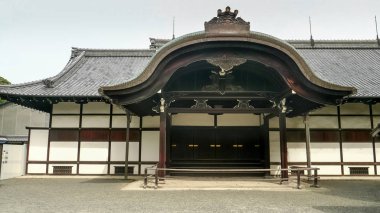 Kyoto, Japonya - 16 Nisan 2018: Kyoto 'daki Nijo-jo kalesinde bir sarayın çekimi