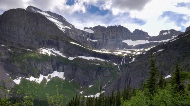 Buzul bölgesindeki Grinnell Buzulu Ulusal Parkı
