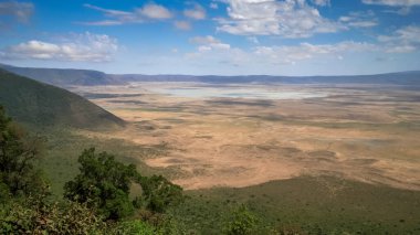 Tanzanya 'daki Caldera Rim' den gelen ngorongoro krateri