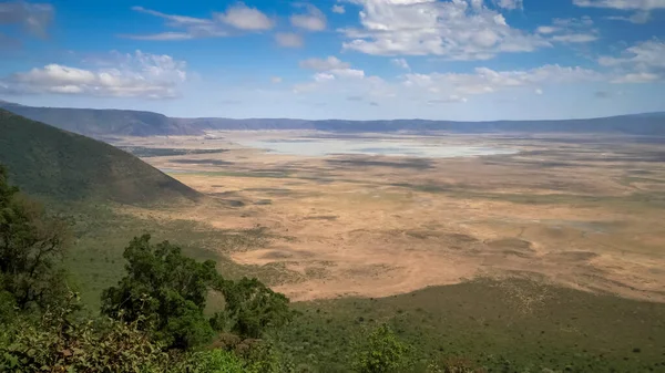Ngorongoro-Krater vom Caldera-Rand in Tansania — Stockfoto