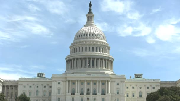 Primer plano del lado oeste del edificio del capitolio en Washington DC — Vídeos de Stock