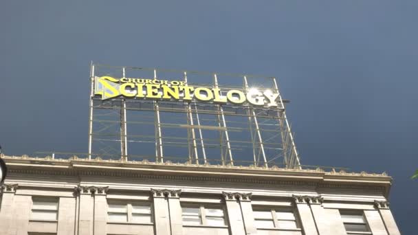 LOS ANGELES, USA MARCH 19, 2017: sebuah gereja dengan tanda scientology di los angeles — Stok Video