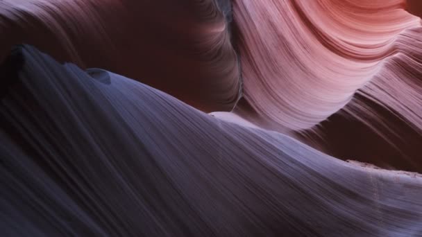 Gros plan inclinaison vers le bas du canyon inférieur de l'antilope en arizona en page — Video