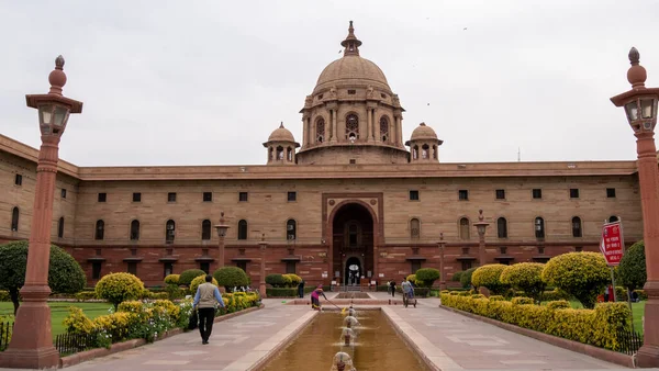 DELHI, INDIA - 12 maart 2019: een externe blik op het ministerie van Defensie — Stockfoto