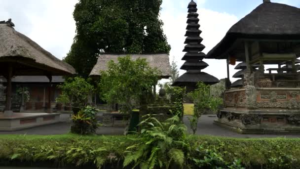 Eleven tiered tower and pavillions at taman ayun temple on bali — Stock Video