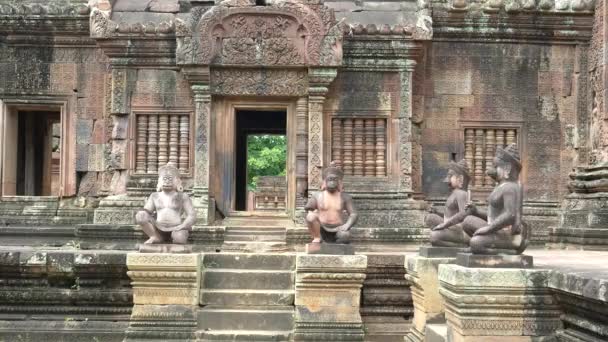 Mañana disparo de las ruinas de banteay srei templo en angkor — Vídeos de Stock