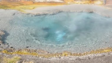 Yellowstone 'da yüksek açılı ateş deliği yayı