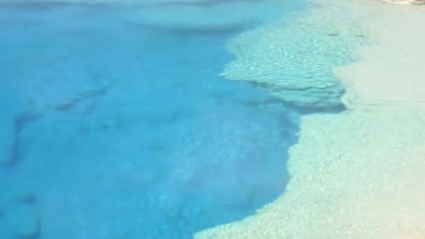 Close-up de piscina de safira em yellowstone — Vídeo de Stock