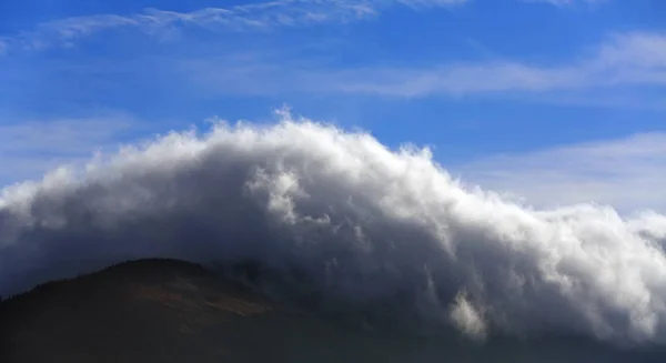 Nuvens Cobrindo Montanhas Polônia Karpaczu — Fotografia de Stock