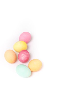 Boyalı Paskalya yumurta beyaz izole Üstten Görünüm