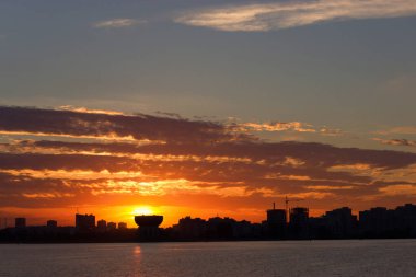 Gökdelenlerin silueti