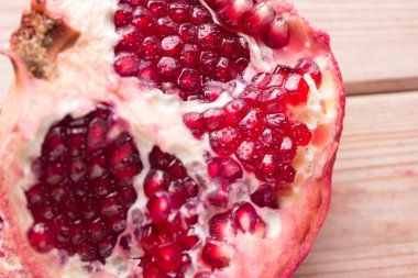 Tablo taze olgun garnet