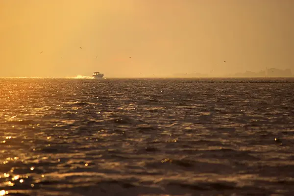 Båtliv på Sunrise — Stockfoto