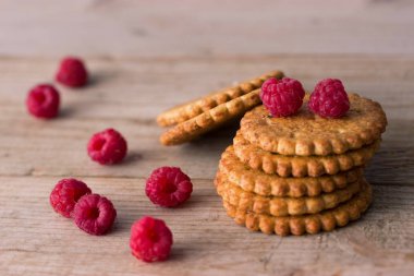 tanımlama bilgisi ve taze ahududu
