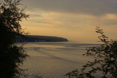 Doğal günbatımı okyanus plaj üzerinde