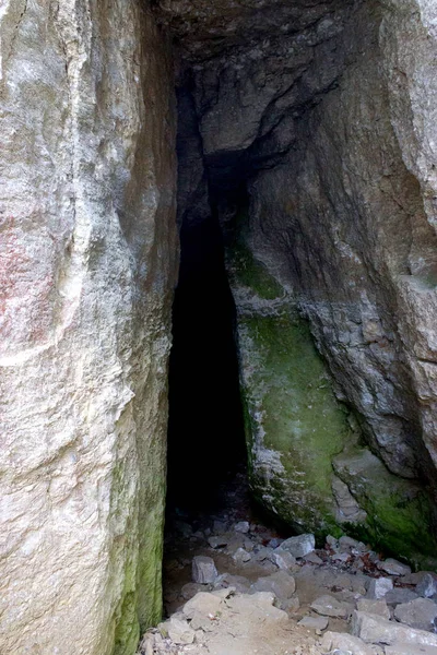 Eingang zur Höhle — Stockfoto