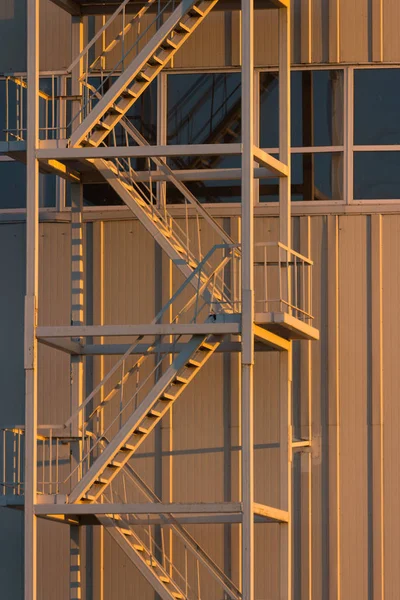 Metail σκάλες σε ένα κτίριο — Φωτογραφία Αρχείου