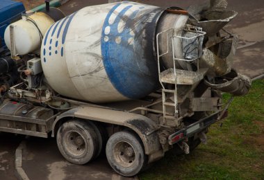 dirty constructiom mashine