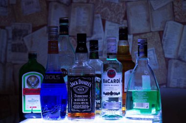 Rusya, Kazan 25.02.2017: alkol şişeleri
