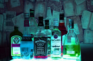 Rusya, Kazan 25.02.2017: alkol şişeleri