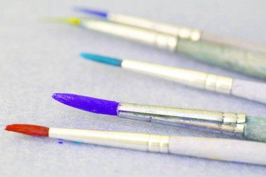 Sanatçı Boya fırçaları closeup satırı