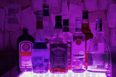 Rusya, Kazan 25.02.2017: alkol şişeleri