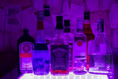 Rusya, Kazan 25.02.2017: alkol şişeleri