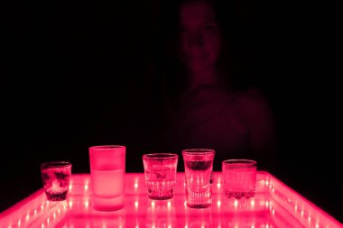 bir barmen olarak iş kadın