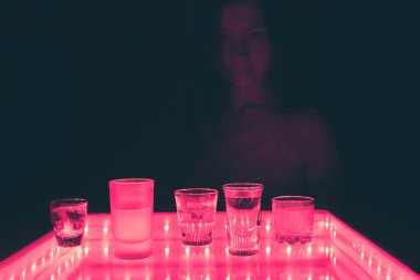 bir barmen olarak iş kadın