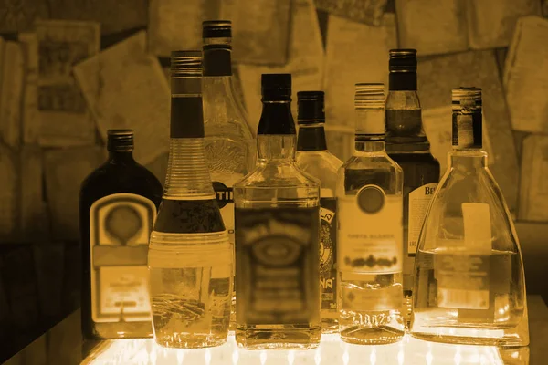 Rusya, Kazan 25.02.2017: alkol şişeleri