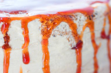 kek üzerine karamel Tepesi