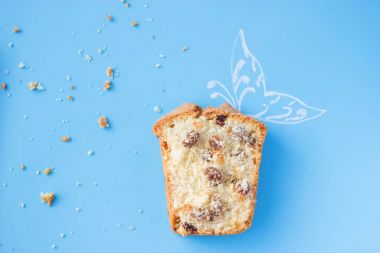 Muffin mavi zemin üzerine