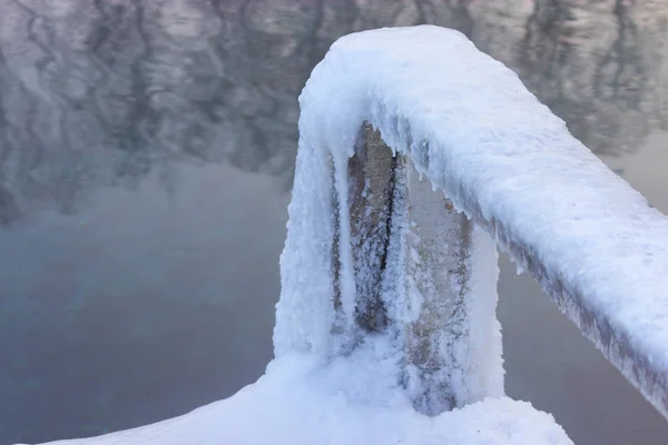 Pont en bois gelé — Photo
