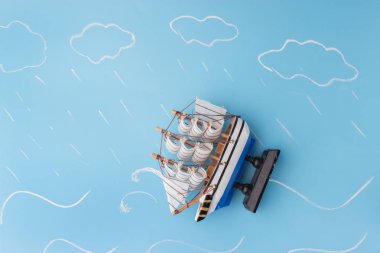 gemi modeli bir fırtınada