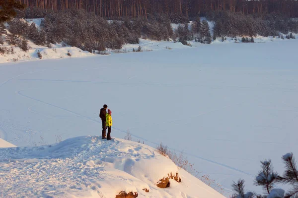 İnsanlar arka görünümü üst dağ