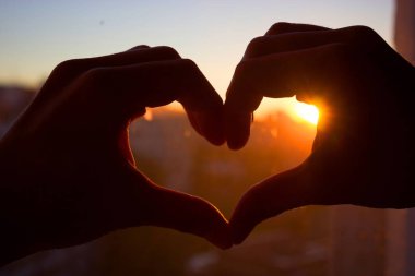 heartshape ellerinde