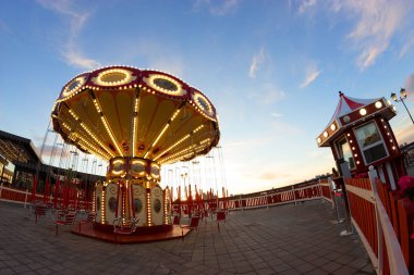 Işıklı Fransız atlıkarınca