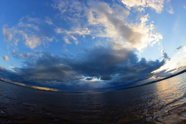 The begining of the storm on the sea — Stock Photo, Image