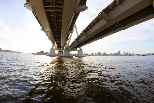 Kijk onder de grote brug — Stockfoto