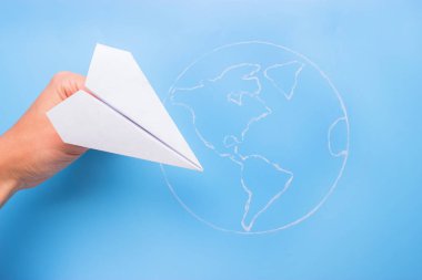 Dünya Haritası üzerinde uçak