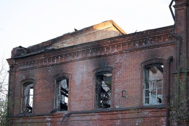 builing bir yangından sonra