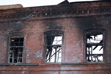 builing bir yangından sonra