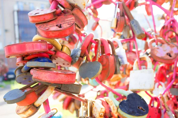 Coração em forma de bloqueio do amor vintage — Fotografia de Stock